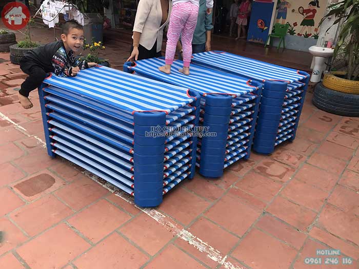 Sản xuất bàn giao giá kệ và đồ dùng mầm non cho trường ở Hưng Yên