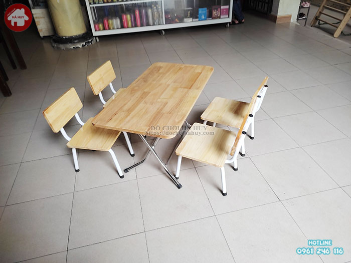 Lắp đặt bàn ghế và đồ dùng gỗ cho trường mầm non công giáo Hàng Bột